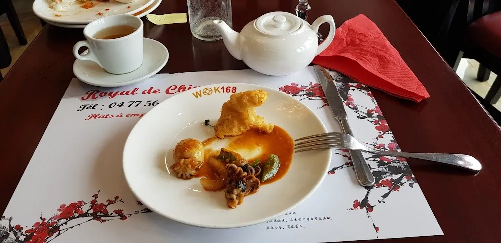 Champion Et Beignet de Poisson Frit